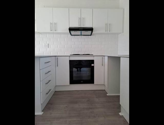 2 BEDROOM APARTMENT FOR SALE IN WYNBERG
